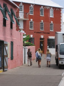 Ladies go shopping - Bermuda